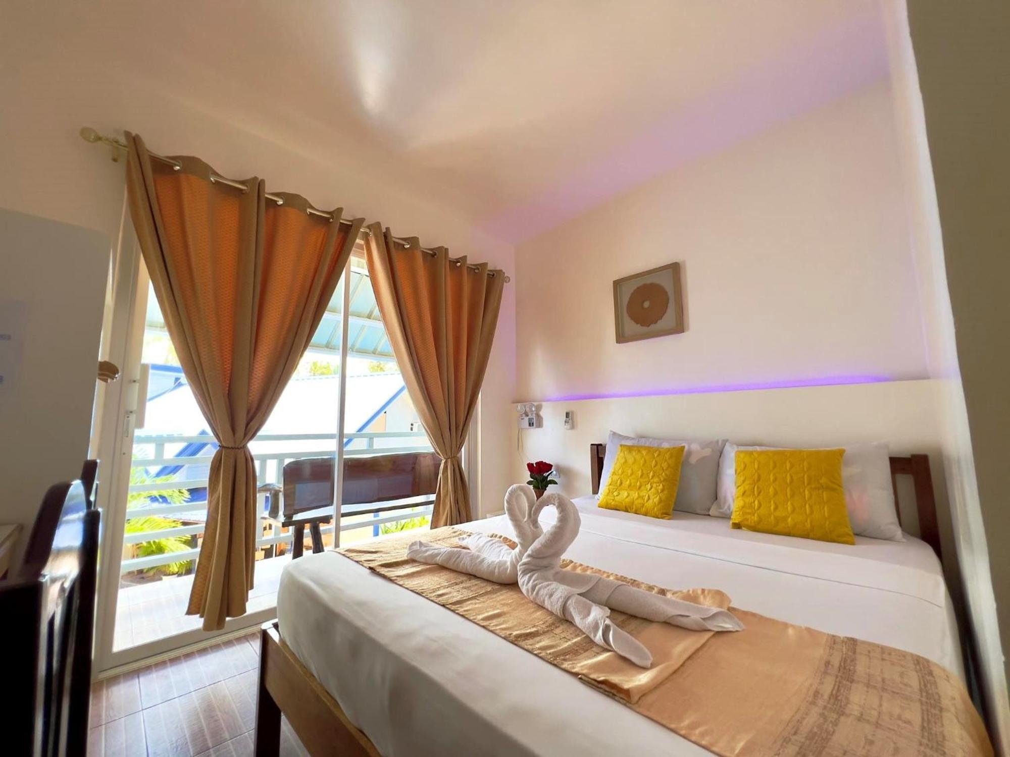 Foxtail Siargao Island Guesthouse Хенераль-Луна Екстер'єр фото