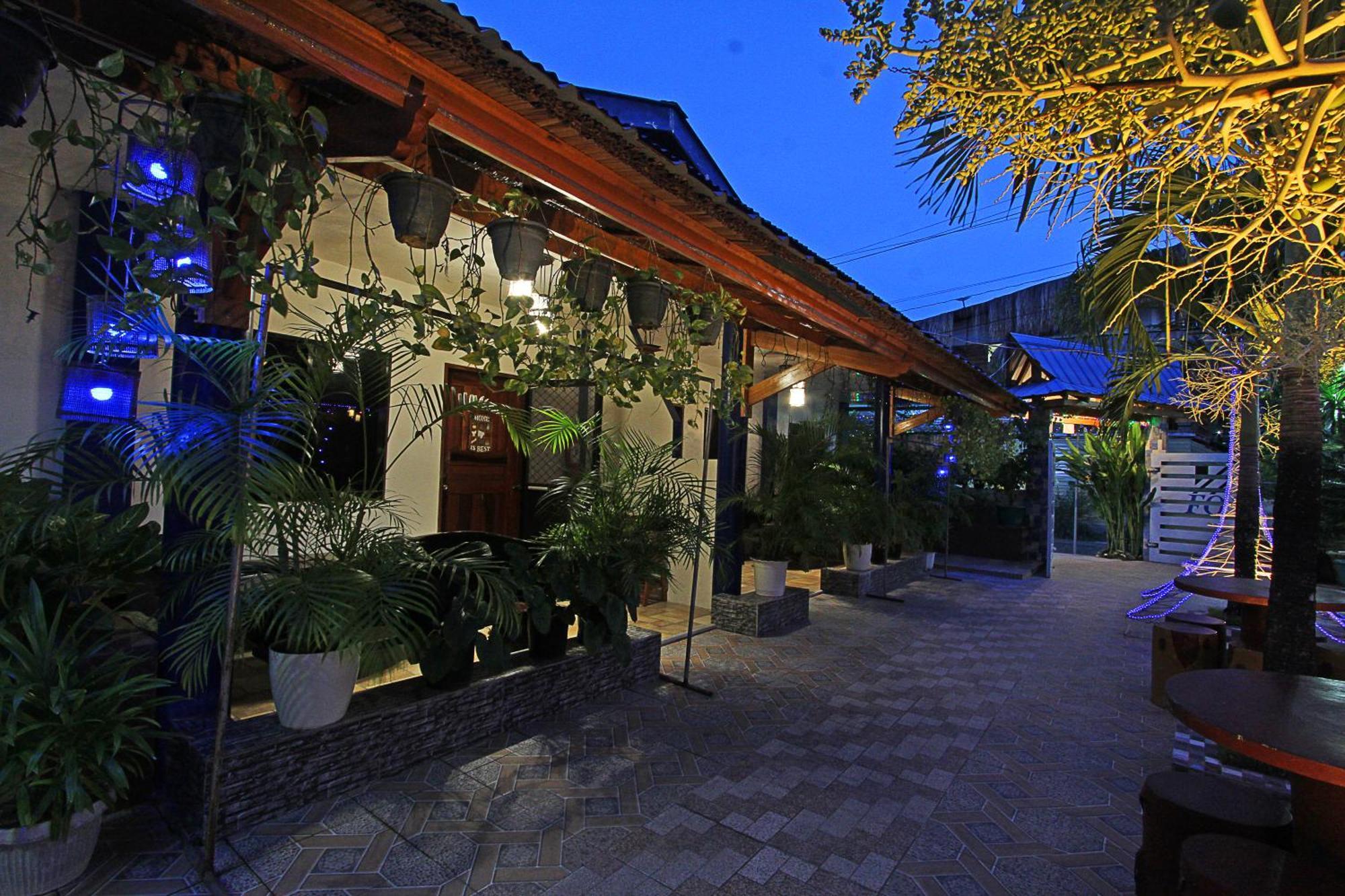 Foxtail Siargao Island Guesthouse Хенераль-Луна Екстер'єр фото